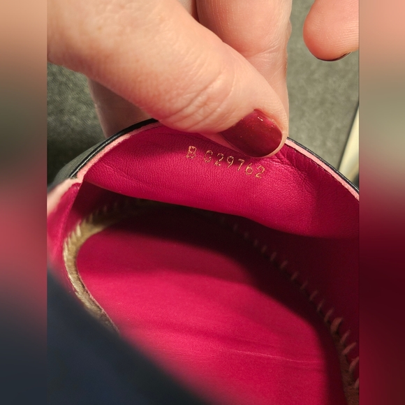 ❌️SOLD❌️CHANEL Navy Pink Lambskin CC Logo Espadrilles Size 40 EUC - Picture 8 of 15